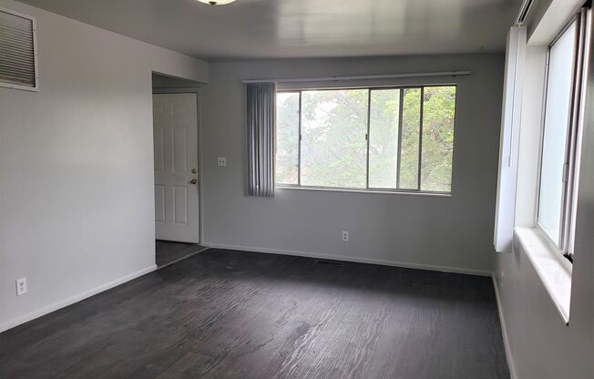 2 beds, 1 bath, 1,012 sqft, $1,195, Unit Unit B