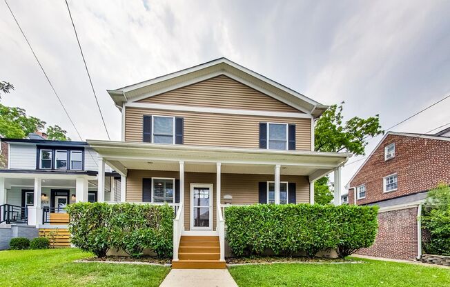 Beautiful 4 Bed + 3.5 bath SF on 7th St, NW DC