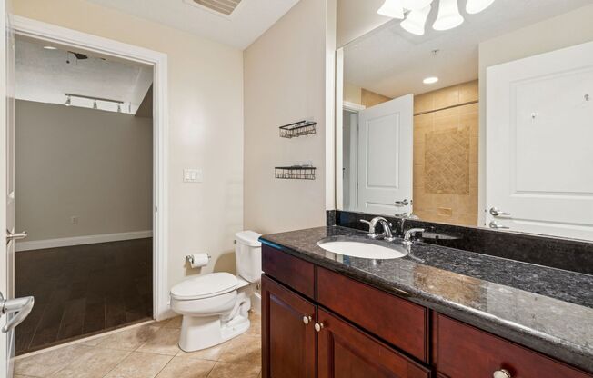 1 bed, 1 bath, $1,795, Unit Unit #808