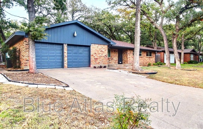 608 W PLEASANTVIEW DR