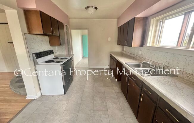 2 beds, 1 bath, 1,110 sqft, $1,200, Unit House