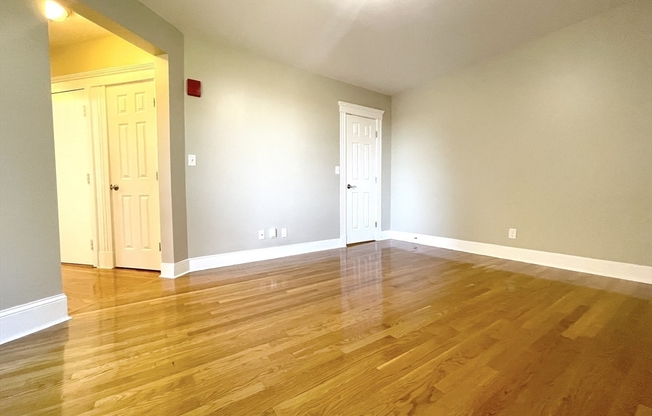 Studio, 1 bath, 420 sqft, $2,250, Unit 39