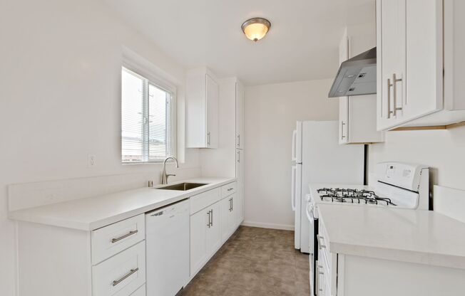 Courtyard building on Ocean Park