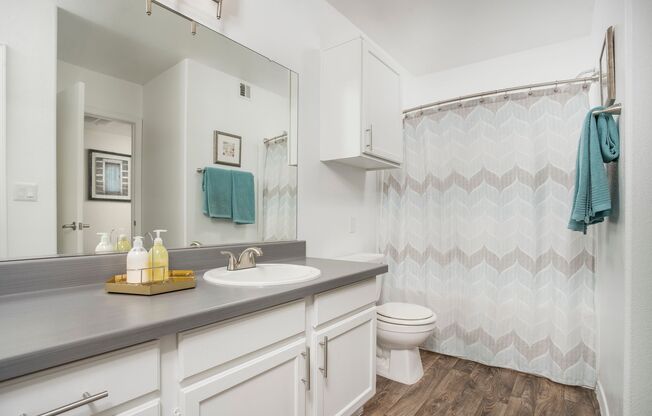 2 beds, 2 baths, 972 sqft, $1,599, Unit 320