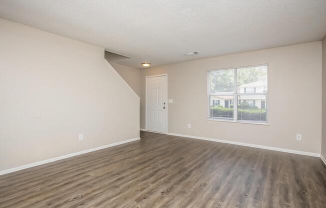 3 beds, 2.5 baths, 1,196 sqft, $1,450
