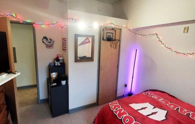 1 bed, 1 bath, 900 sqft, $965, Unit 45R-301C