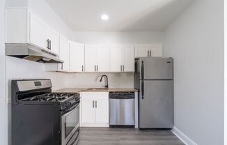 Kitchen-Classic (1BR, 1BA 788SF)