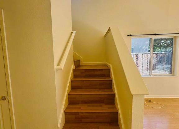 827 MARTIRI DR