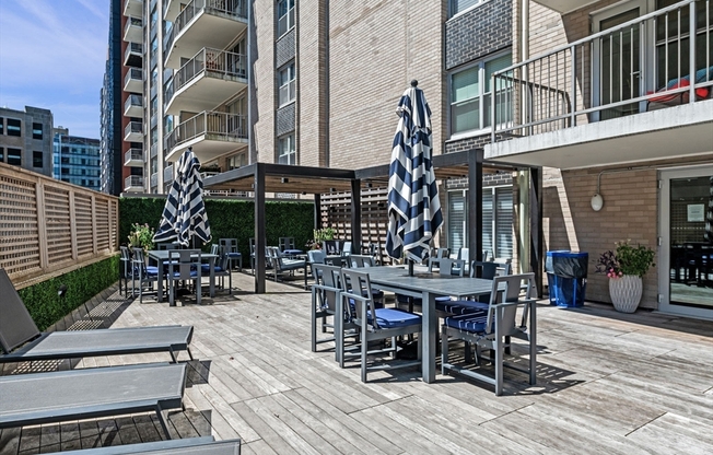 1 bed, 1 bath, 590 sqft, $3,150, Unit 17J