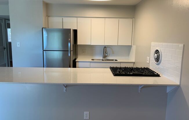 2 beds, 1 bath, $1,595, Unit 7