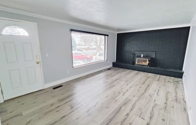 Charming 4 Bed/1.5 Bath Home!