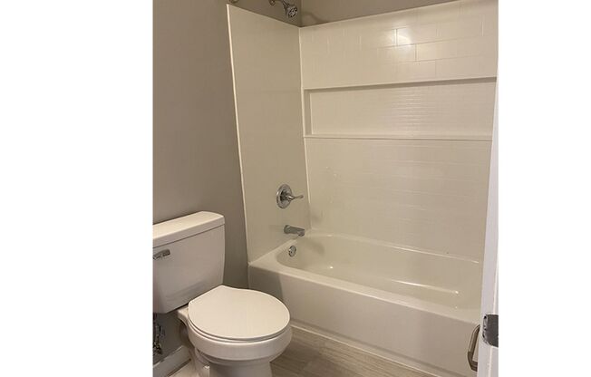 2 beds, 1 bath, 650 sqft, $1,195, Unit 3060-402