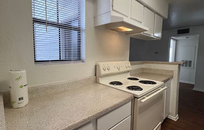 1 bed, 1 bath, 660 sqft, $900, Unit 31-1801