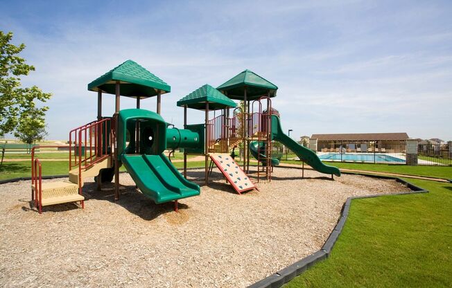 Beautiful, Spacious 3BR/2.5BA! Community Pool and Playground!