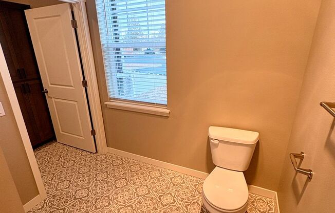 Studio, 1 bath, 549 sqft, $1,550, Unit 238