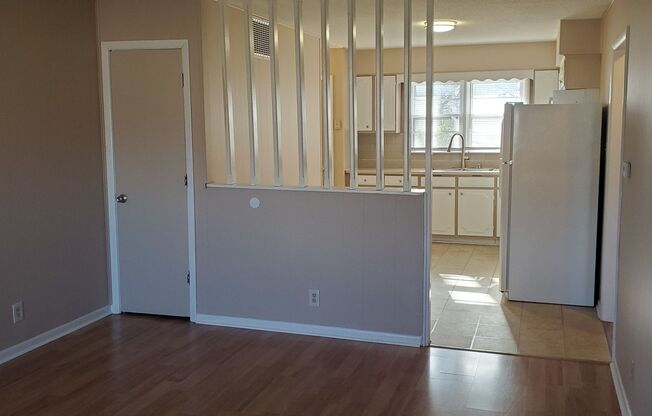 2 beds, 1 bath, $1,000, Unit UNIT A