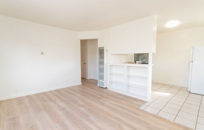 2 beds, 1 bath, $1,999, Unit F