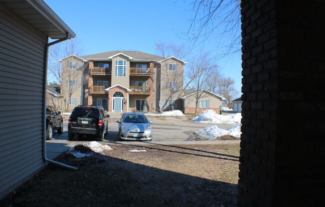 2 beds, 1 bath, $1,195, Unit # 08