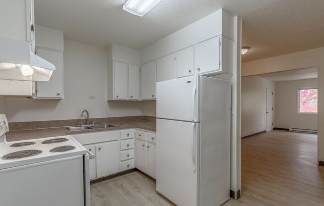 2 beds, 1 bath, 728 sqft, $1,400, Unit 825-29