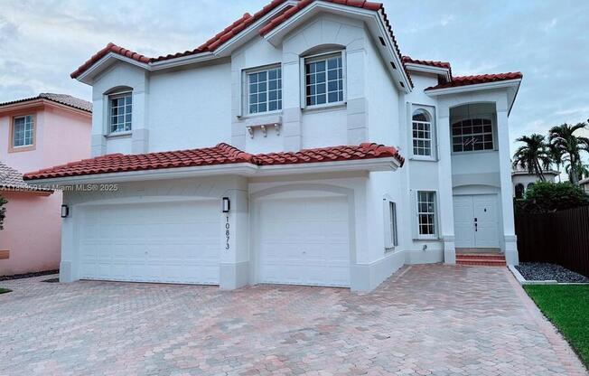 10873 NW 71 ST