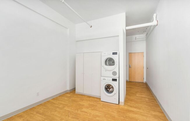 Studio, 1 bath, 500 sqft, $1,199, Unit 214