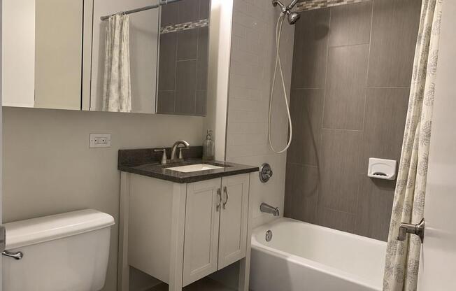 1 bed, 1 bath, 775 sqft, $4,850, Unit 15C