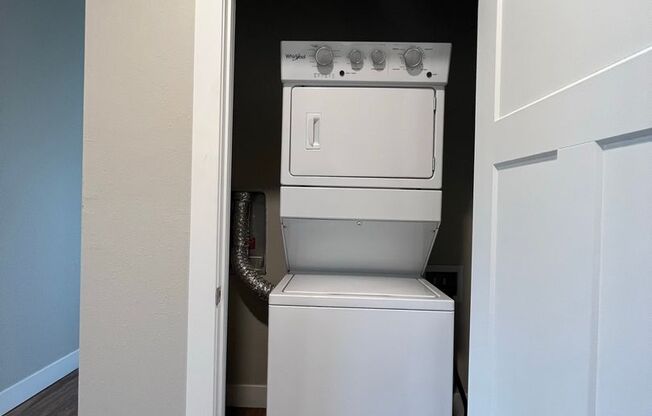 3 beds, 2 baths, 1,212 sqft, $2,400