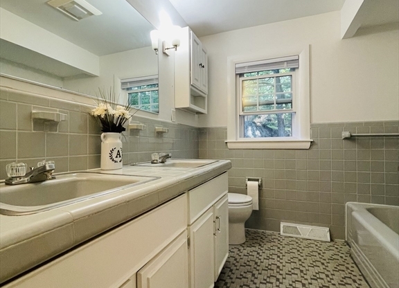 73 AUDUBON DR