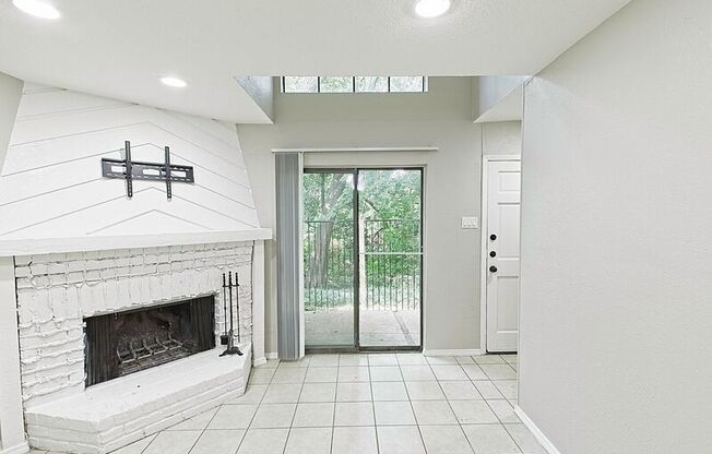 889 DUBLIN DR