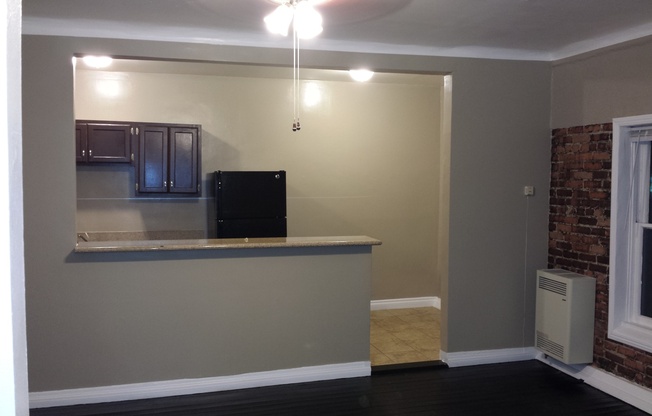 1725 N. Edgemont Street