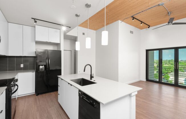 2 beds, 2 baths, 910 sqft, $1,867, Unit 312