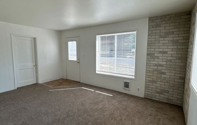 Two Bedroom Home with a Garage - Move in Special