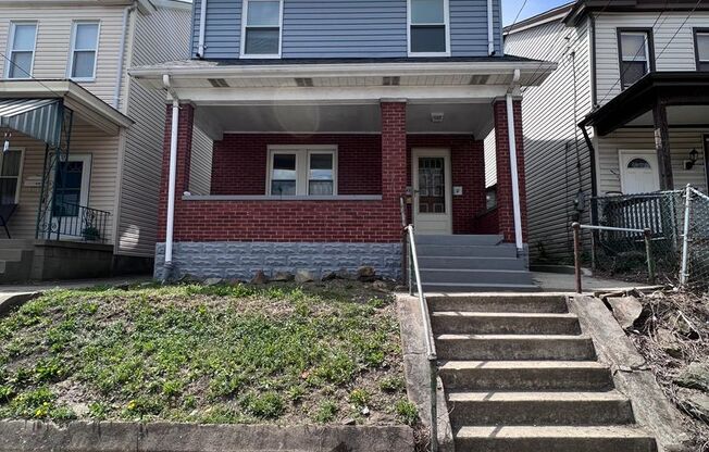 Updated 2BR house with Garage!