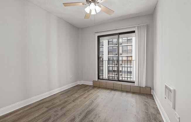 1 bed, 1 bath, 408 sqft, $1,795, Unit 906