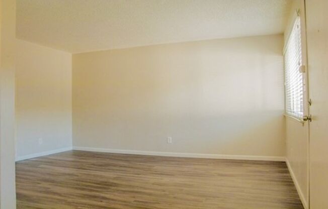 2 beds, 1 bath, 900 sqft, $1,600, Unit 41
