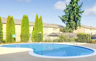 Ground Level, end unit one bedroom, one bathroom condo in Federal Lake