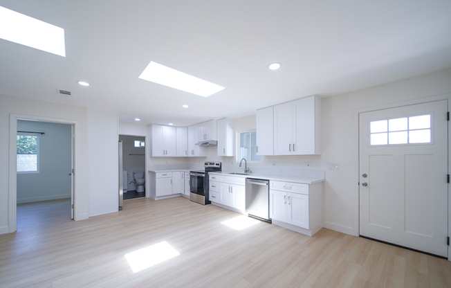 206 W BROADBENT DR