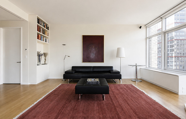 310 E 53 ST