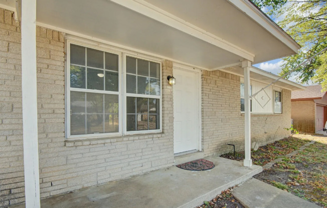 3 beds, 1 bath, $1,225