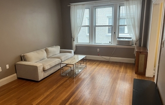 1 bed, 1 bath, 595 sqft, $2,900, Unit 43