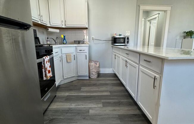 1 bed, 1 bath, 415 sqft, $1,395, Unit 27