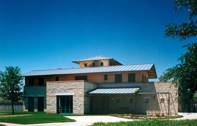 LUXURY 4-BEDROOM IN ALAMO HEIGHTS