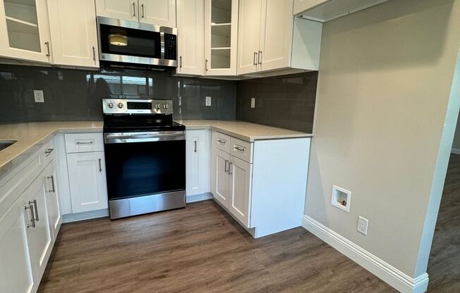 2 beds, 1 bath, 900 sqft, $2,495, Unit S