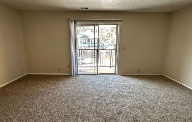 2 beds, 2 baths, 1,200 sqft, $975, Unit #10