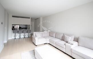 225 E 95 ST