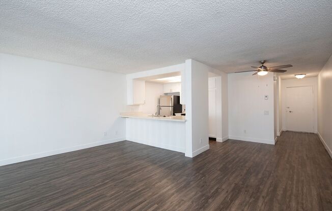 1 bed, 1 bath, 844 sqft, $2,595, Unit 329