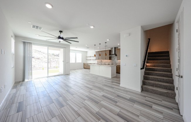 1137 E KACHINA TRL