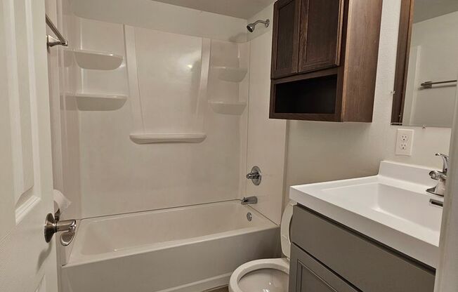 Studio, 1 bath, 450 sqft, $680, Unit 3709 N2