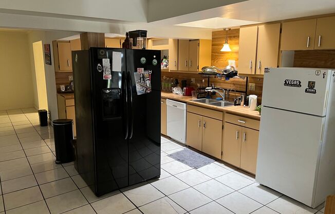 1 bed, 1 bath, 200 sqft, $650, Unit 2 - Front East