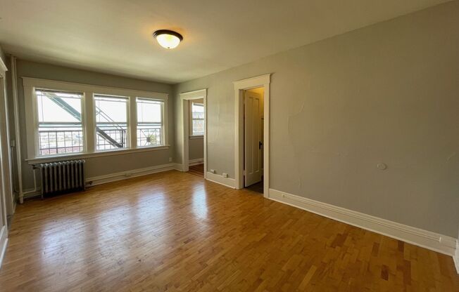 Studio, 1 bath, 404 sqft, $1,095, Unit 310